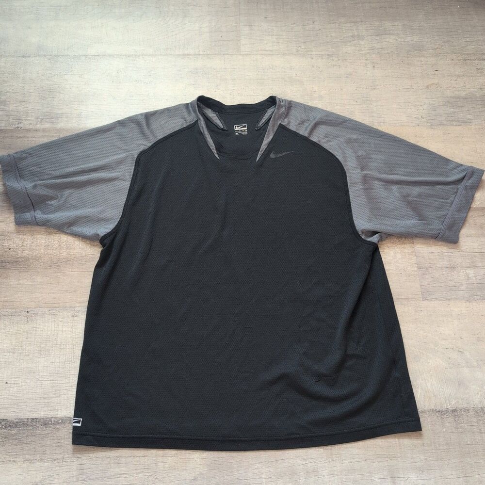 Nike Sportswear XL Black Gray Swoosh Logo T-Shirt